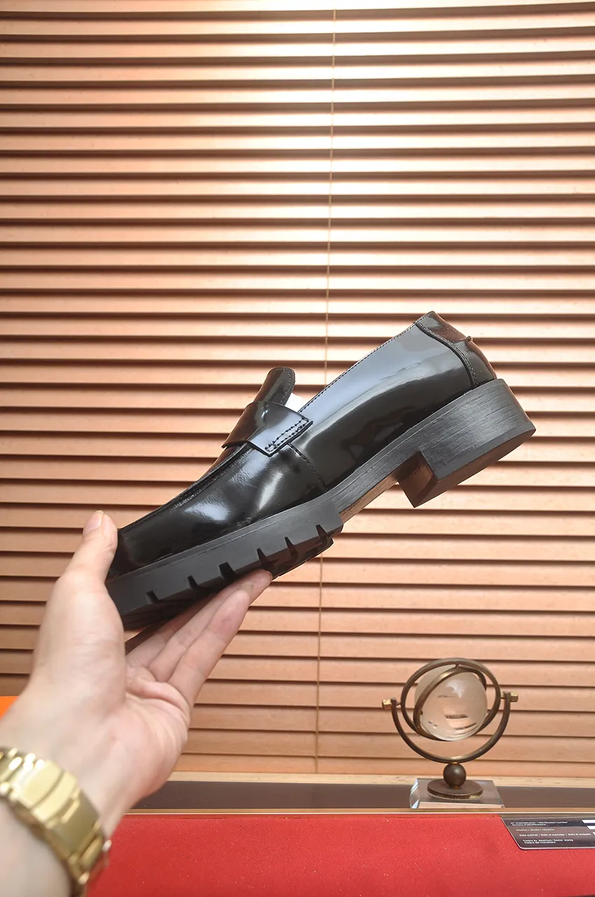 Factory price 500💶[HERMES] (cowhide lining)🍀Italian top luxury🍀He does not pursue novel styles and gorgeous colors, but attracts the favor of successful men with his flawless, elegant and classic style. Formal leather shoes This very comfortable, simple and stable style allows you to easily match any style! The pattern is absolutely 1:1 refined from the original case, and we strive for excellence in materials, imported cowhide + cowhide lining💪💪💪extraordinary texture👍! Code number: 38-45 (45 customized)